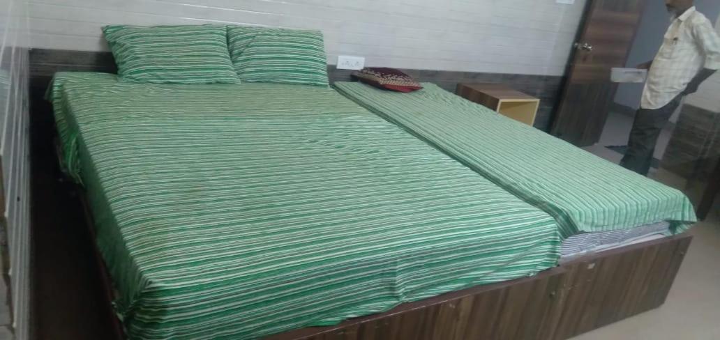 ホテル Ns Vijay Shesha Mahal Tiruvannāmalai エクステリア 写真